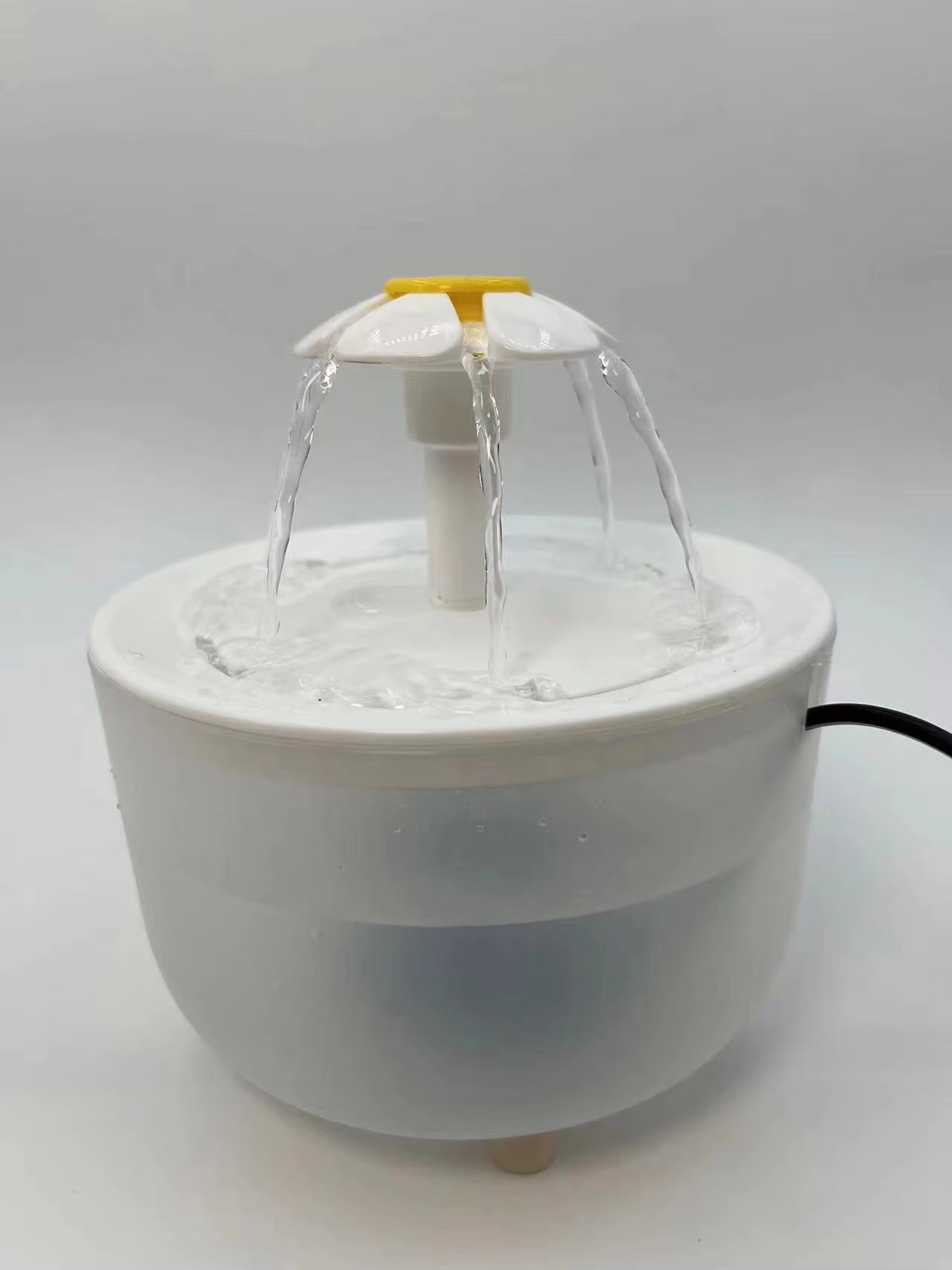 Automatic USB Electric Cat Water Fountain with 1200ml Capacity and Silent Filtration System